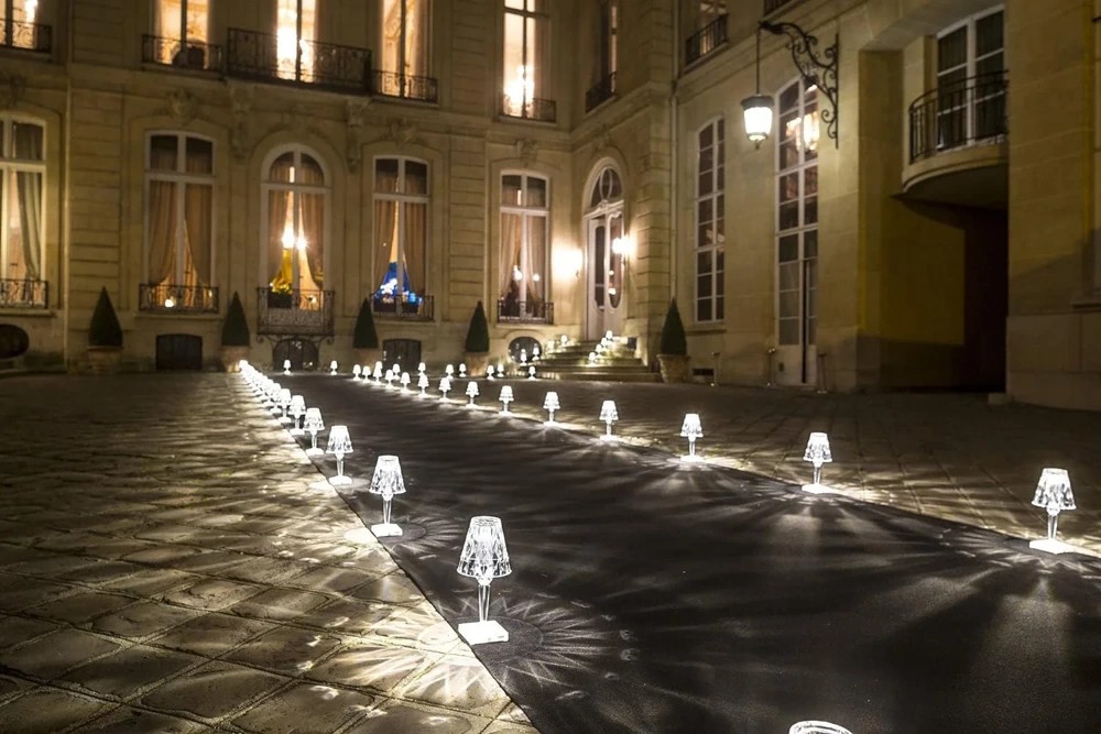 nocna lampa farebna na svadbu vecierok party z kristalu zo skla