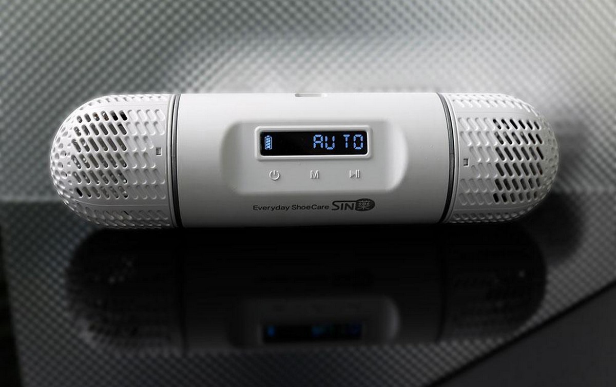 UV sterilizátor do bot + Automatická diagnostika vlhkosti obuvi
