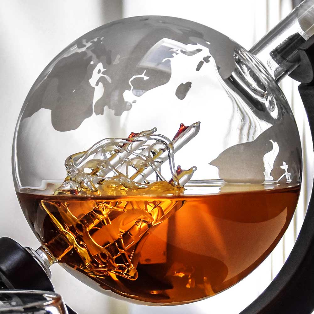 Karafa na whisky – set na Whiskey na dřevěném stojanu + 2 sklenice + 9 chladicích kamenů
