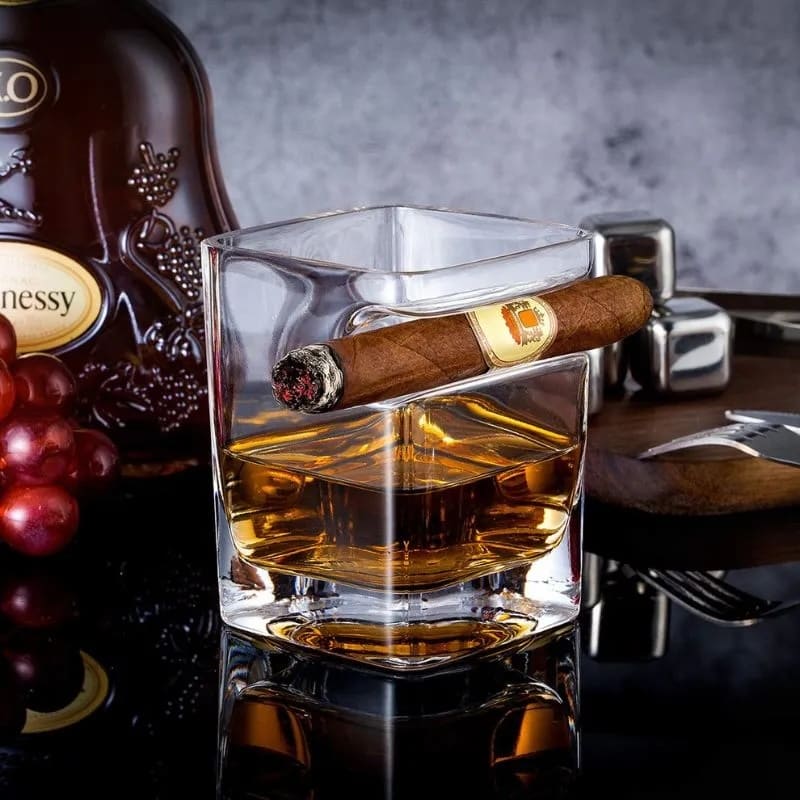 Pohare na whiskey - unikátny sklenený pohár s držiakom na cigaru 260ml