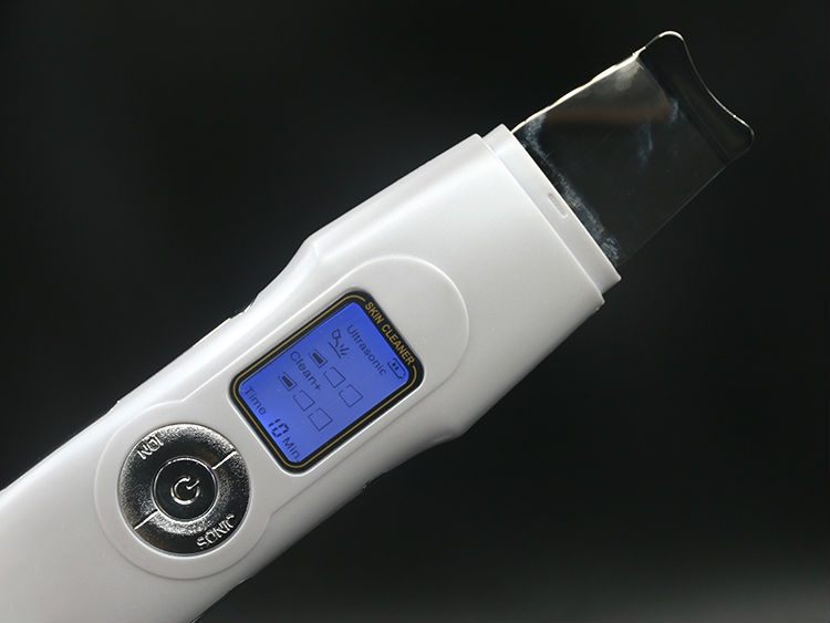 Ultrazvukový exfoliátor s LCD – hĺbkovo čistiaci prístroj na pleť s EMS a iónovou terapiou na redukciu pórov