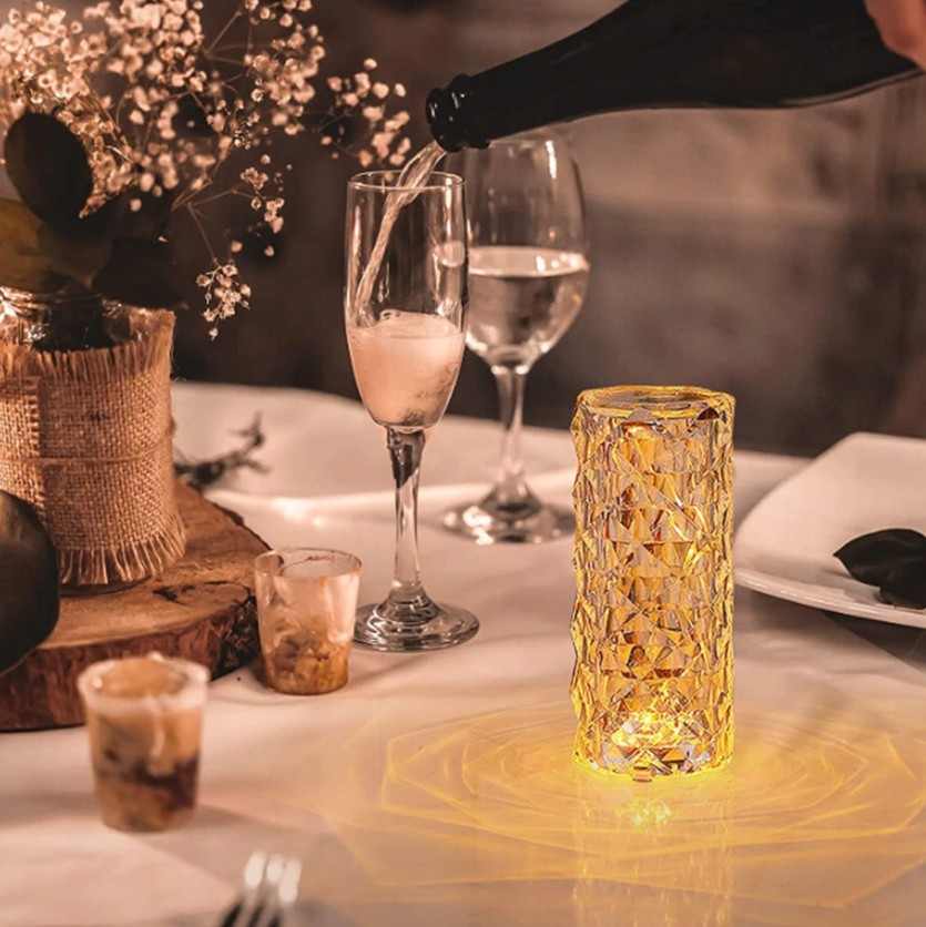 nočná dotyková LED lampa farebná na stol ako vaza pohar
