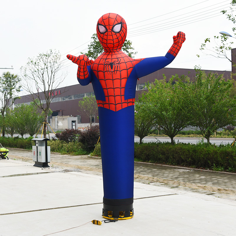 tancujúci panák reklama upútavka spiderman
