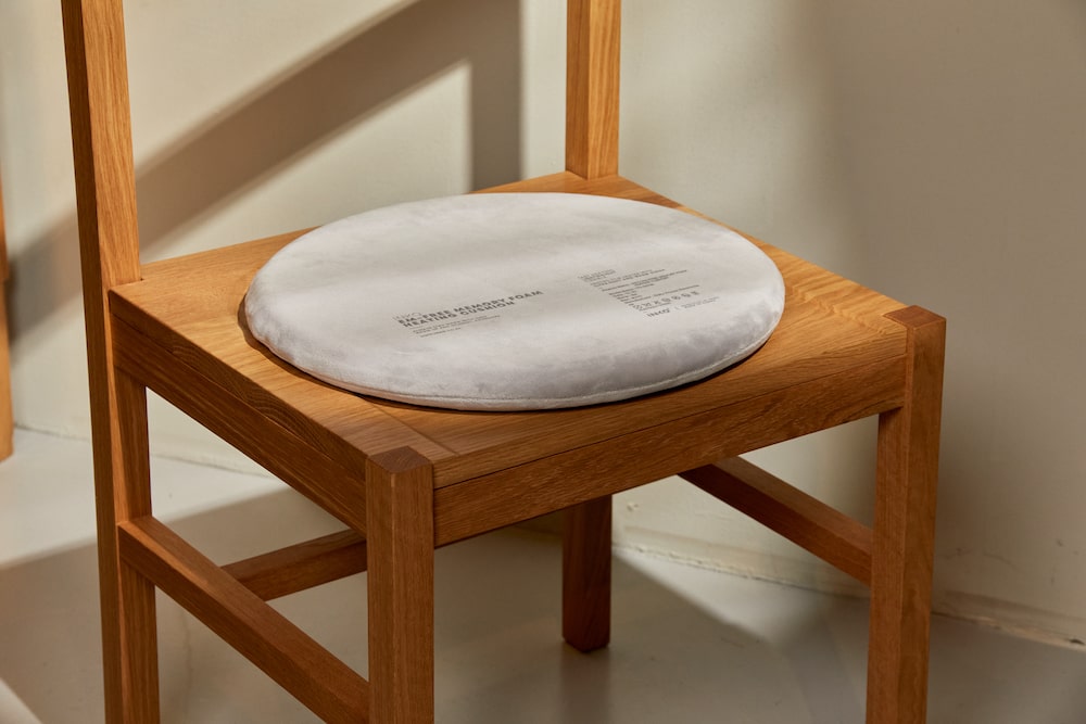 INKO Memory Foam Heating Cushion - hrejivá podložka na sedenie
