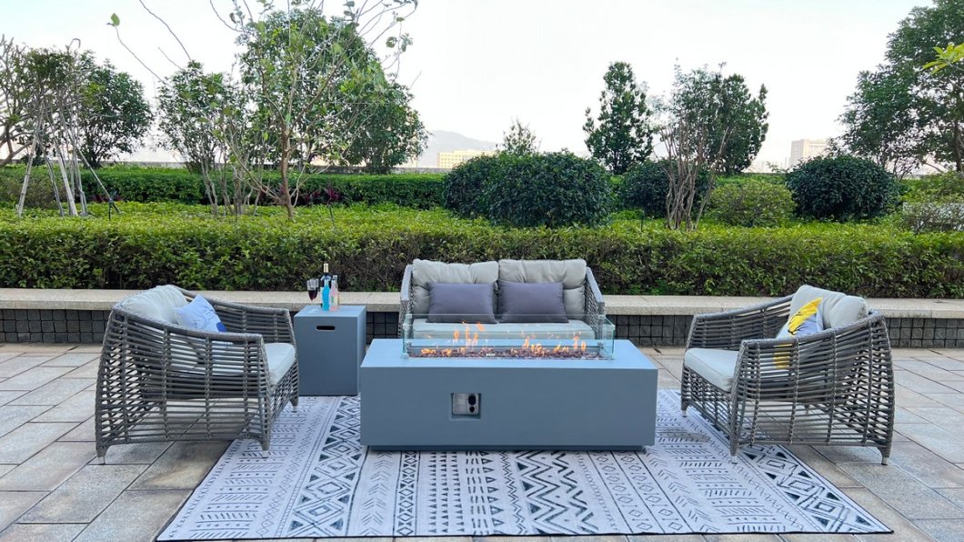 Betonove stoly s ohniskom - outdoor prenosné ohnisko - PORTOGUAPO 152x61 cm