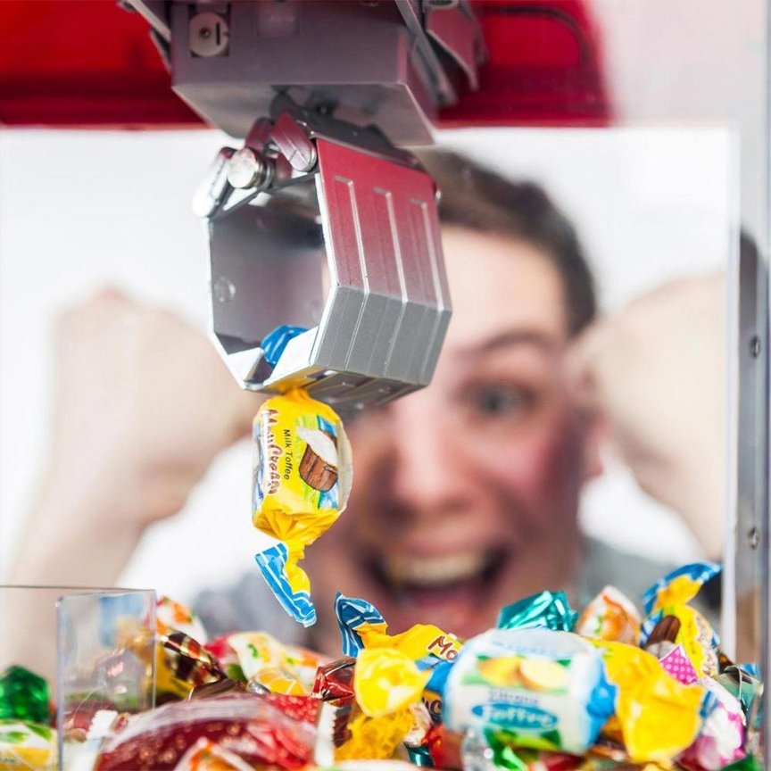 Automat na sladkosti – stroj na chytanie cukríkov
