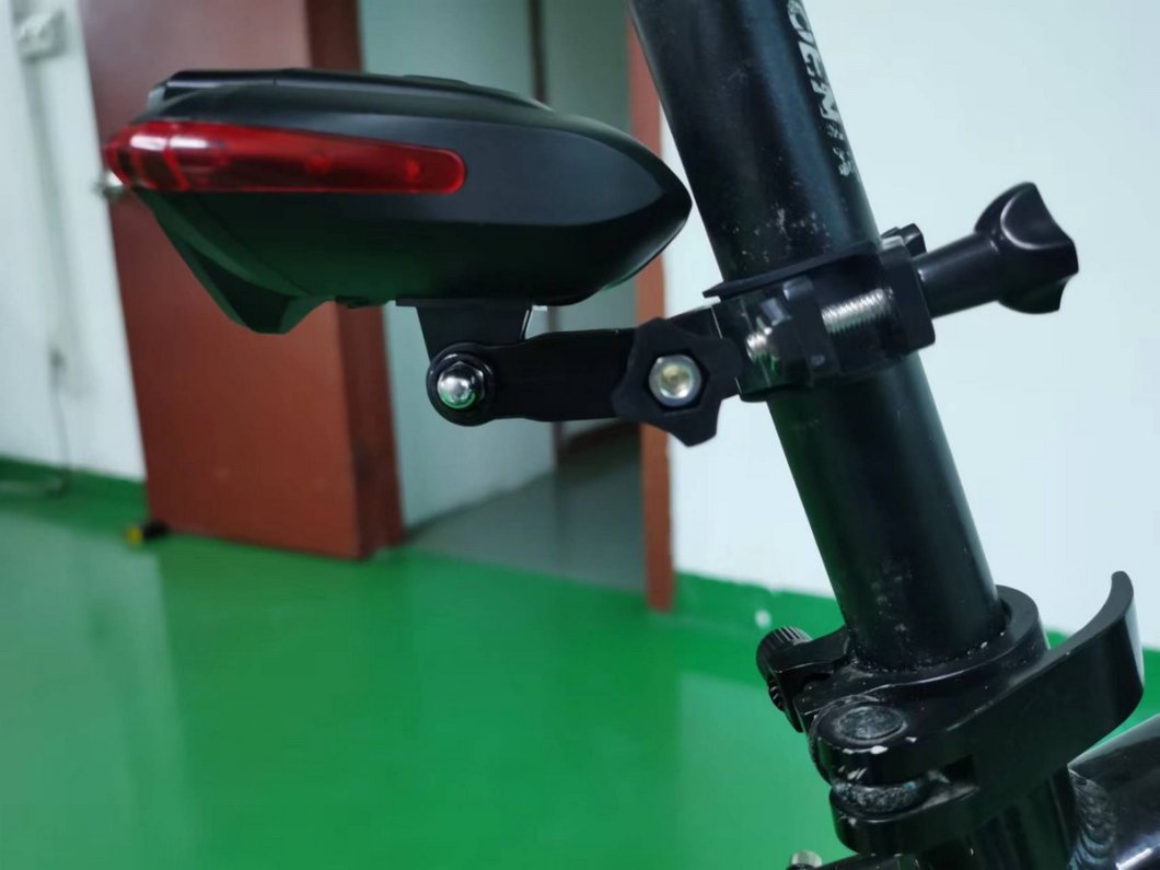 Zadná kamera na bicykel FULL HD + WiFi priamy prenos do smartfónu (iOS / Android) + LED signalizácia