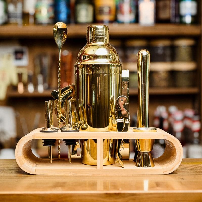 Koktejlový set s bambusovým stojanem – shaker + sada 11 doplňků dárková