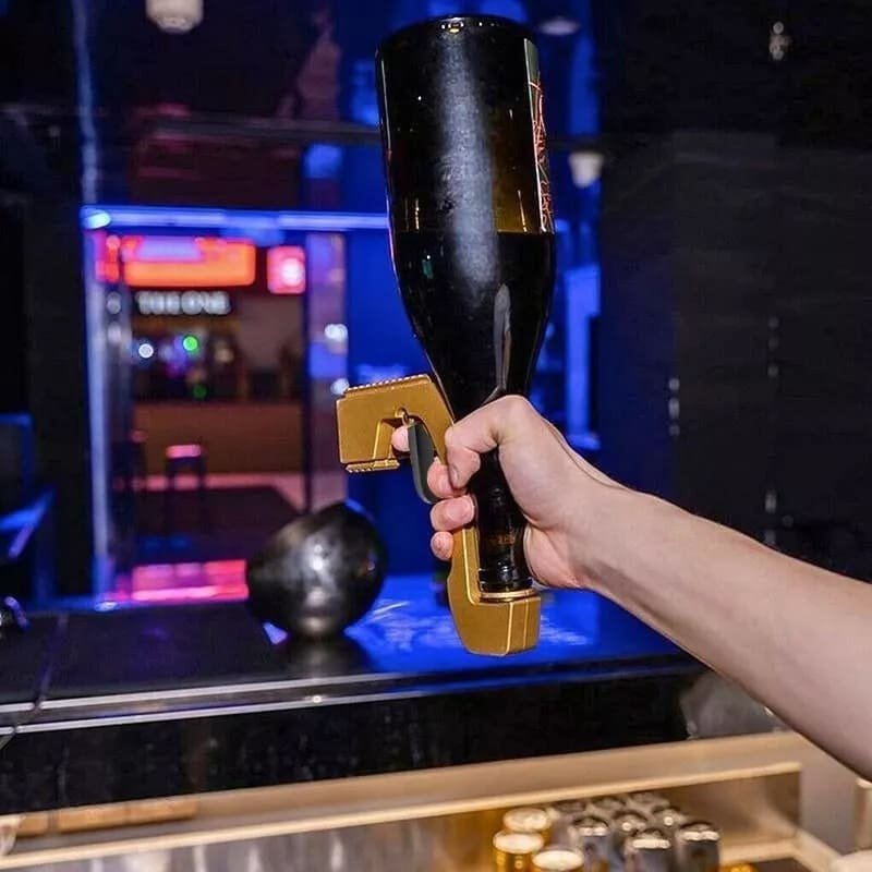 Pištoľ striekacia na pivo a šampanské – párty pištoľ originálna