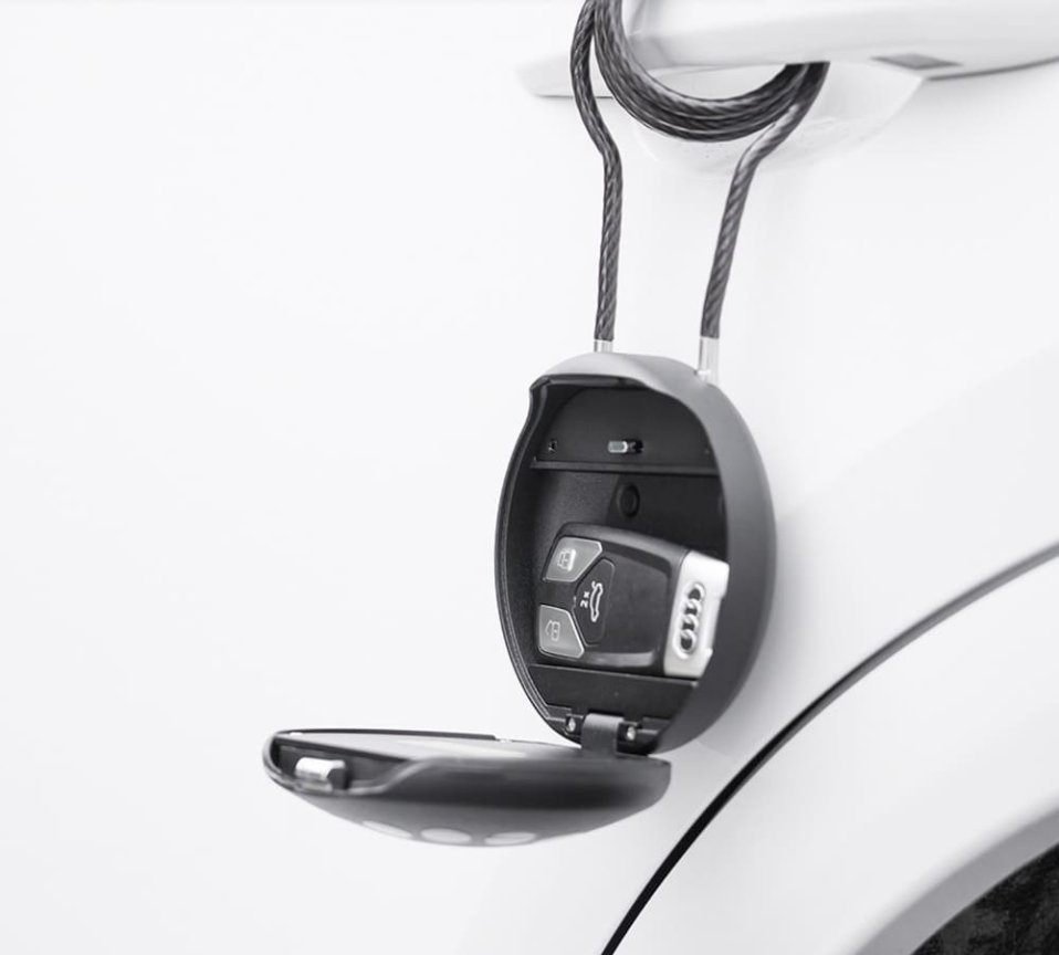Bezpečnostní zámek s ocelovým lanem 90 cm + Smart schránka s PIN kódem + Bluetooth smartphone aplikace