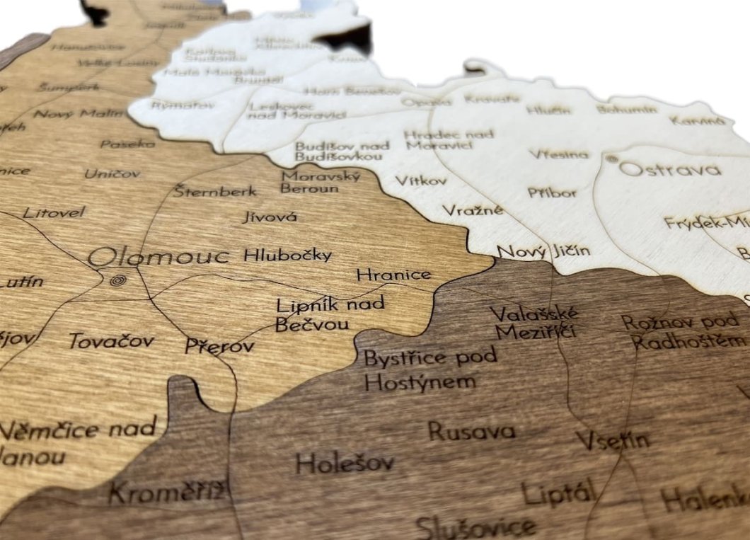 3D dřevěná nástěnná mapa Česka s vyznačenými městy 45×79 cm