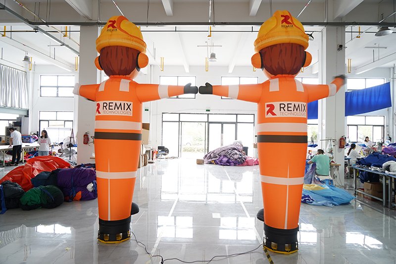 Vonkajšia reklama - Nafukovací panák s mávajúcou rukou - výška 3m - Robotník