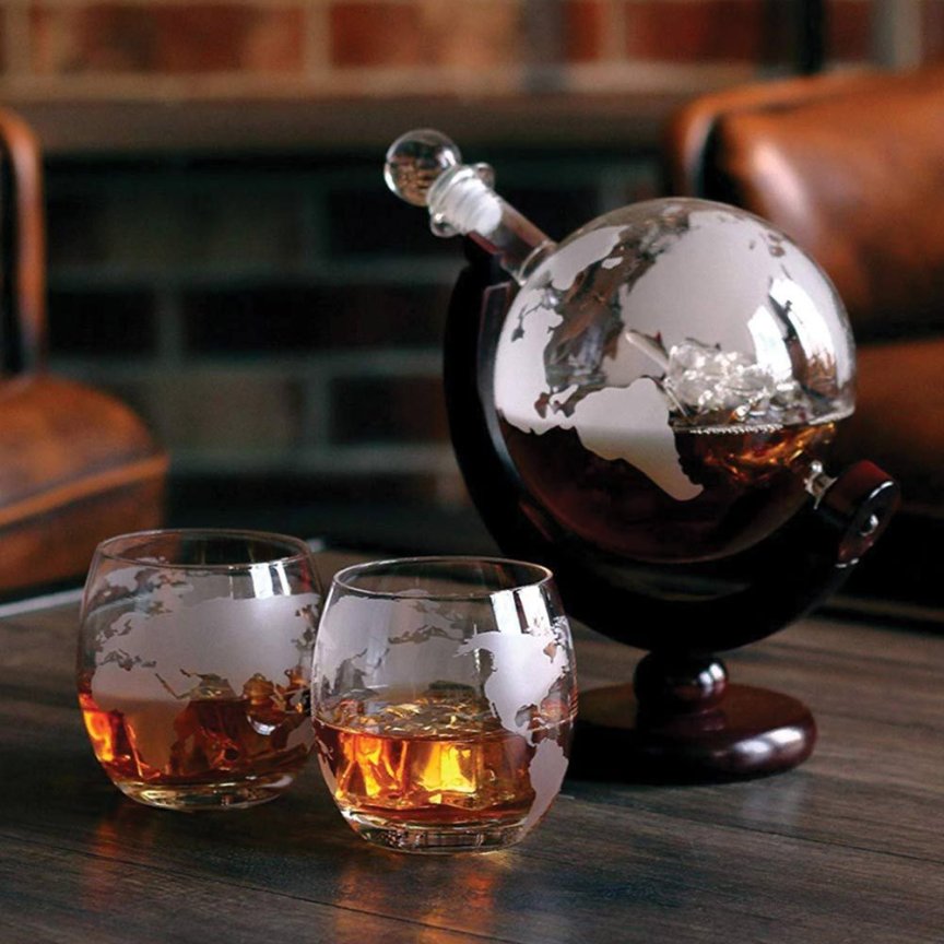 Karafa Globus na whisky – dárkový set se 2 skleničkami a 9 kameny