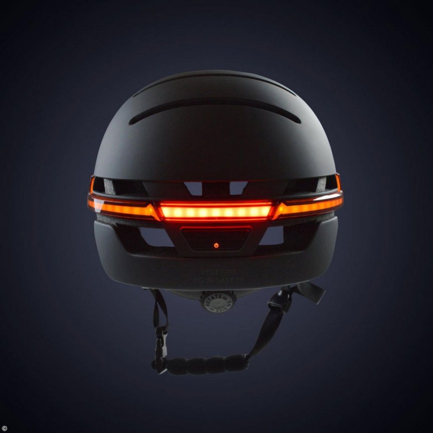 Smart cyklistická přilba na kolo – s Bluetooth a LED signalizací + reproduktory, SOS funkce