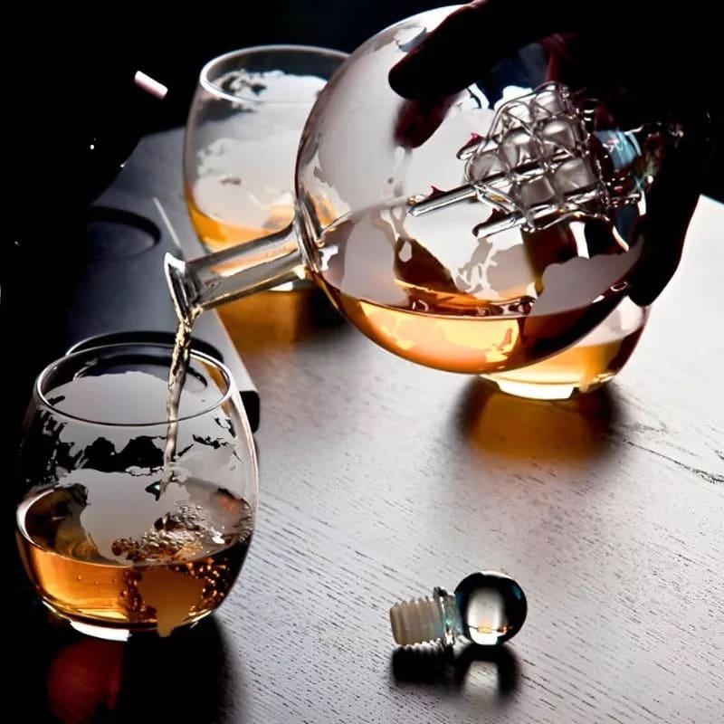 Karafa Glóbus na whisky na stojane – súprava 4 poháre + 9 kameňov