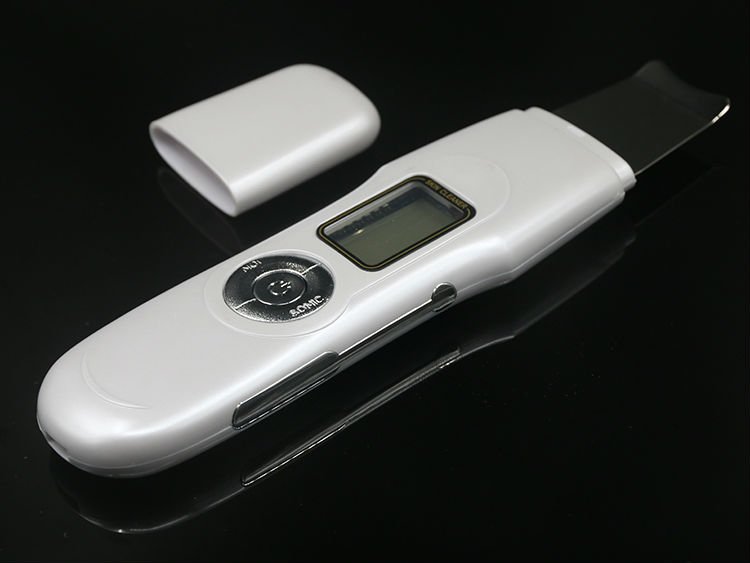 Ultrazvukový exfoliátor s EMS a iónovou terapiou - LCD displej