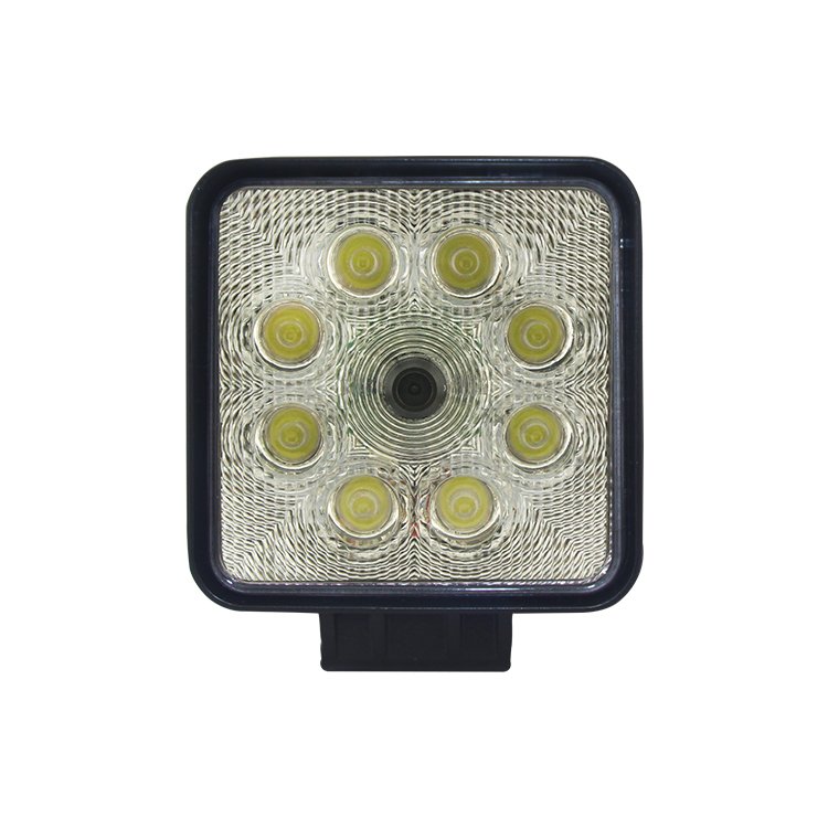 Vodotesné cúvacie kamery s uhlom záberu 120° a pracovným osvetlením 8x LED s výkonom 1154 lm