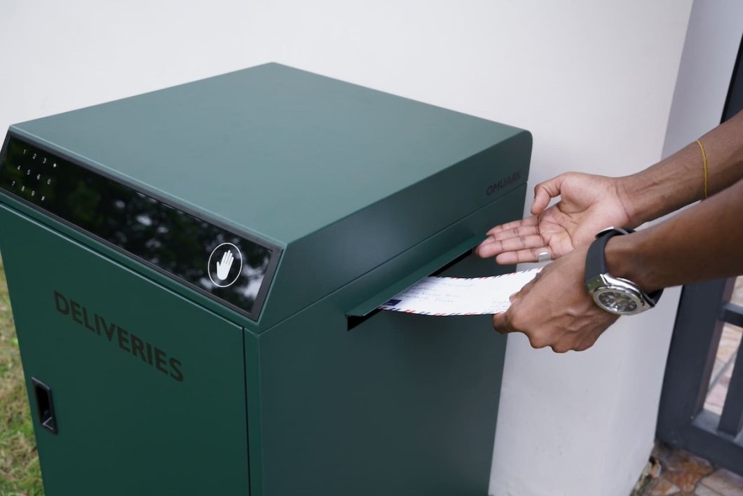 Smart poštová schránka – poštový box (balíkobox) s ovládaním cez mobilnú aplikáciu Bluetooth + PIN kód + kľúč