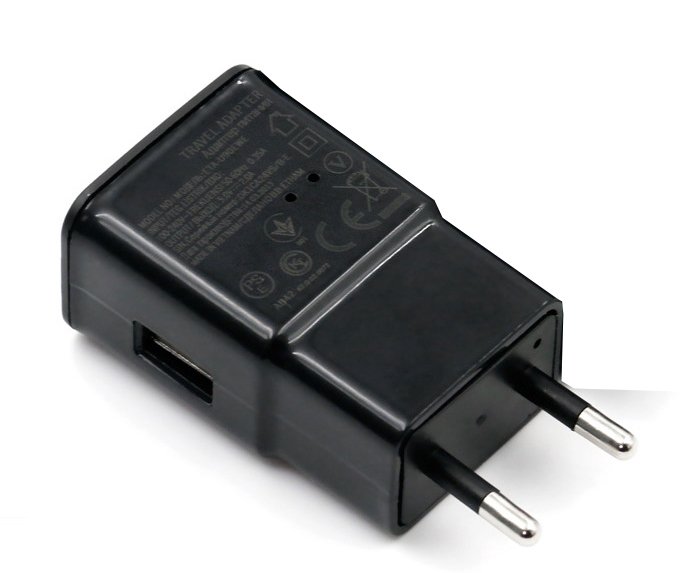 USB зарядно с Full HD WiFi камера + 8GB памет