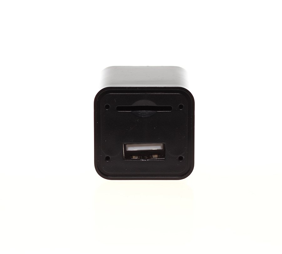 USB зарядно с GPS локатор и разпознаване на звук