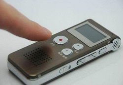 Diktafon s mogućnošću snimanja mobitela