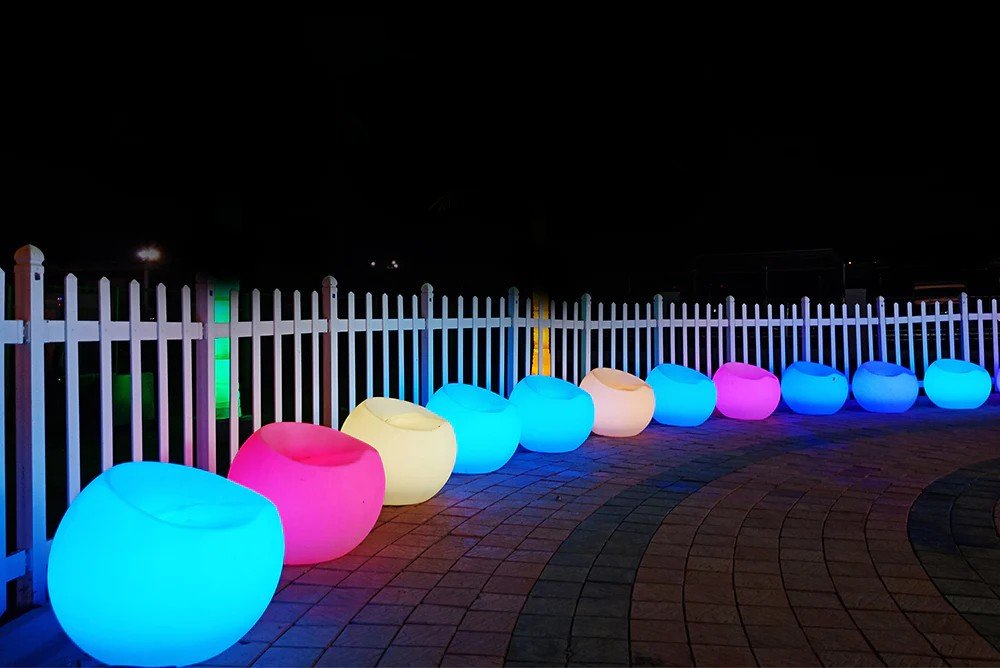LED svietiace kreslo z plastu vonkajšie - RGB farebný taburet 56x46cm vodeodolný s IP44