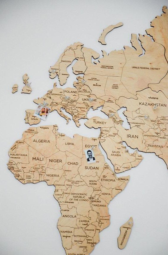 Nástěnná mapa světa dřevěná 3D – světlé dřevo, 100×60 cm dřevěný obraz na zeď