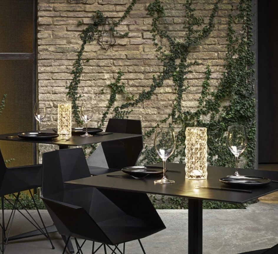 LED lampa krištáľová 21 cm v tvare pohára - dotyková na diaľkové ovládanie + 16 farieb