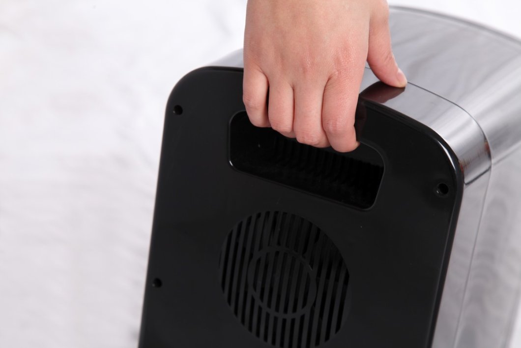 Prenosná mini chladnička – objem 6L / 4 veľké + 2 malé plechovky 6L s ohrevom a chladením – 12V/230V Na nápoje a jedlo