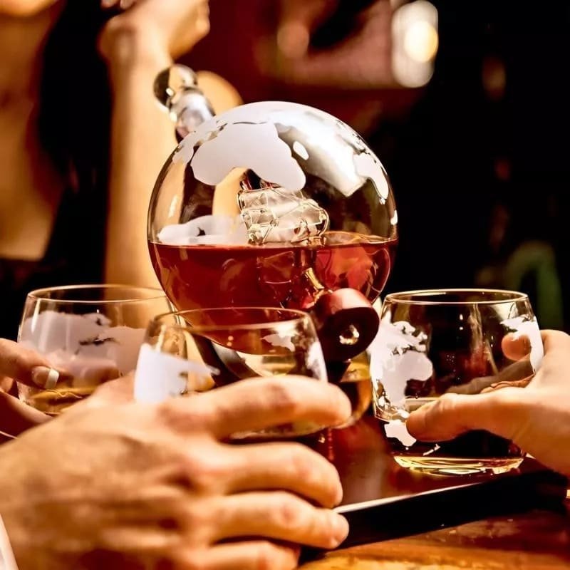 Karafa Glóbus na whisky na stojane – súprava 4 poháre + 9 kameňov