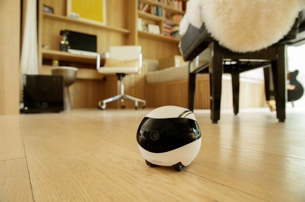 Mini robot SPIA con telecamera FULL HD con IR + laser e telecomando WiFi/P2P - Enabot EBO AIR