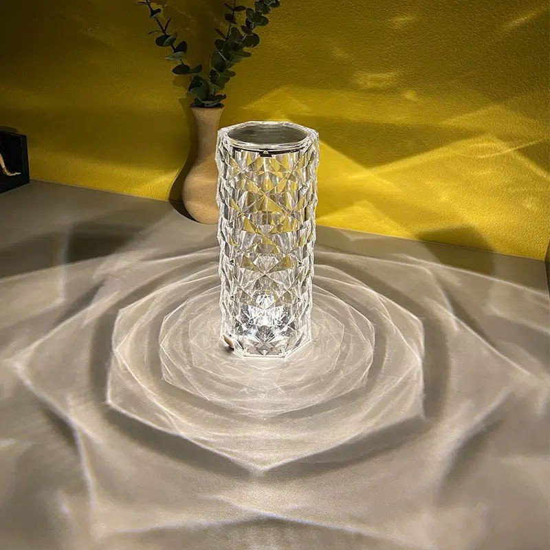 LED lampa krištáľová 21 cm v tvare pohára - dotyková na diaľkové ovládanie + 16 farieb