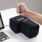 Vankúš tlačidlo Enter – antistresový USB vankúš pripojiteľný k PC