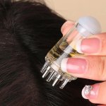 Aplikátor na vlasovou kúru olejovou – olejový masážní aplikátor na pokožku hlavy 6 ml