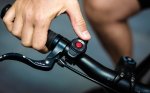 Smart cyklistická přilba na kolo – s Bluetooth a LED signalizací + reproduktory, SOS funkce