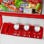 Automat na sladkosti – stroj na chytanie cukríkov