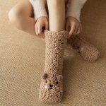 Ponožky s medvídkem hnědé, hřejivé – domácí ponožky, huňaté, dámské