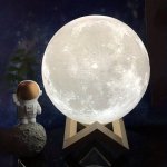 Svetlo Mesiac - Nočná lampa svietidlo 3D s dreveným podstavcom - 16 farieb + diaľkový ovládač