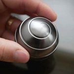 Guľa kinetická – antistresová gulička rotujúca s efektom víru 4 cm