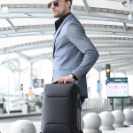 Batoh nepromokavý pánský – batoh s USB portem a PIN zámkem moderní