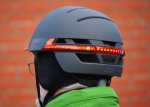 Smart cyklistická přilba na kolo – s Bluetooth a LED signalizací + reproduktory, SOS funkce