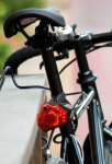Multifunkčné zadné svetlo na bicykel + FULL HD kamera a funkcia smeroviek