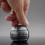 Guľa kinetická – antistresová gulička rotujúca s efektom víru 4 cm