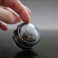 Guľa kinetická – antistresová gulička rotujúca s efektom víru 4 cm