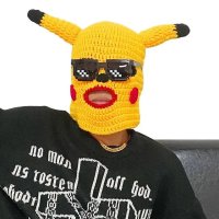 Maska na tvár a hlavu Pikachu – pletená kukla so žltými okuliarmi pre deti aj dospelých