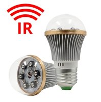 Lampadina con 6 luci notturne a LED IR per telecamere spia