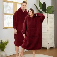 Deka k telce s kapucí červená - deka mikinová pohodlná + kapsa + rukávy