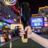 Pištoľ striekacia na pivo a šampanské – párty pištoľ originálna