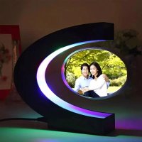 Fotorámik levitujúci magnetický – rám na fotky vznášajúci sa + RGB LED osvetlenie