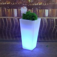 LED kvetináč svietiaci vonkajší RGB zmena farieb s IP44 - rozmery 30x30x50 cm
